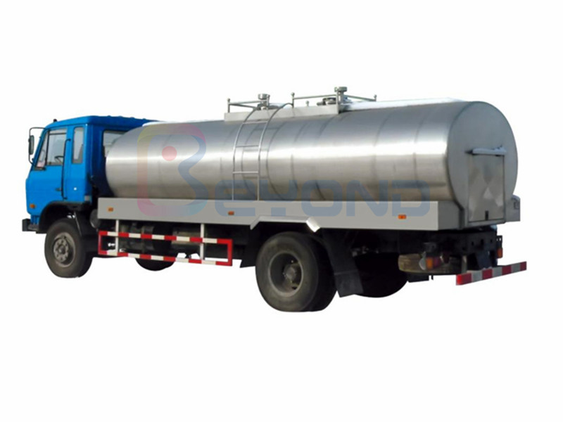 液態(tài)食品車載罐  Milk tanker on truck